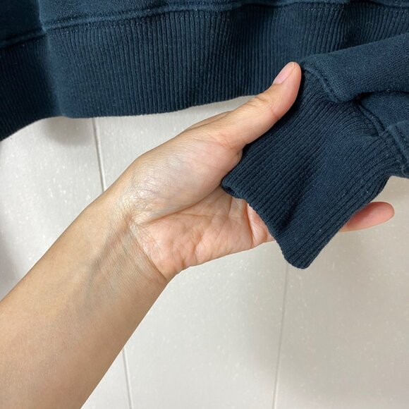 Hollister Black 1/3 Zipped Cropped Sweater Size Small - Picture 7 of 8